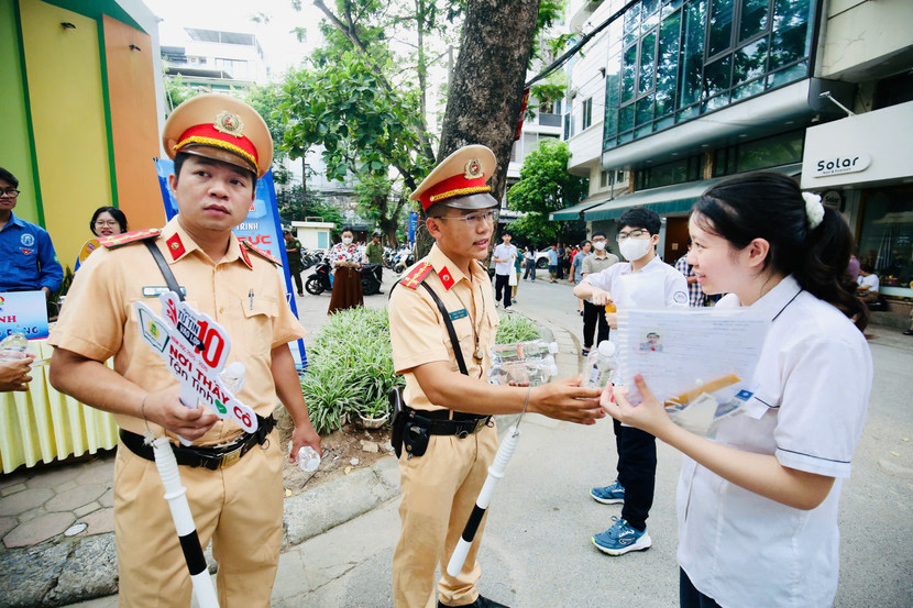 Hàng ngàn lời chúc...