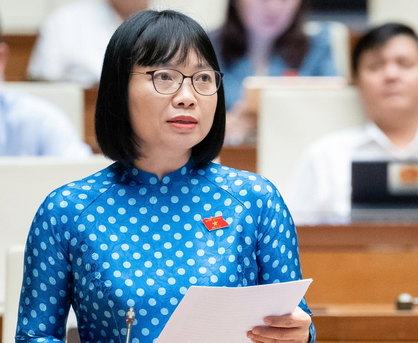 Đại biểu Nguyễn Thị Việt Nga phát biểu thảo luận Đại biểu Nguyễn Thị Việt Nga phát biểu thảo luận