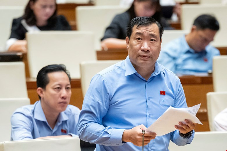 Đại biểu Thạch Phước Bình (đoàn Trà Vinh) phát biểu thảo luận