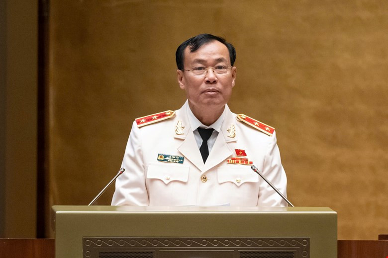 Trung tướng Lê Tấn Tới – Chủ nhiệm Ủy ban Quốc phòng An ninh của Quốc hội