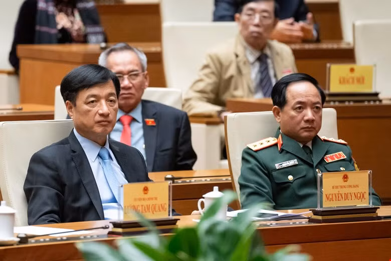 Các đại biểu dự phiên bế mạc kỳ họp