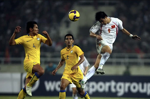 Bàn thắng phút 90+4 của Công Vinh tại chung kết lượt về giúp Việt Nam đánh bại Thái Lan lên ngôi vô địch AFF Cup 2008