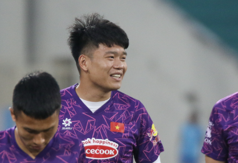 Thành Chung mong có lần đầu nâng cúp vàng AFF cùng tuyển Việt Nam Thành Chung mong có lần đầu nâng cúp vàng AFF cùng tuyển Việt Nam