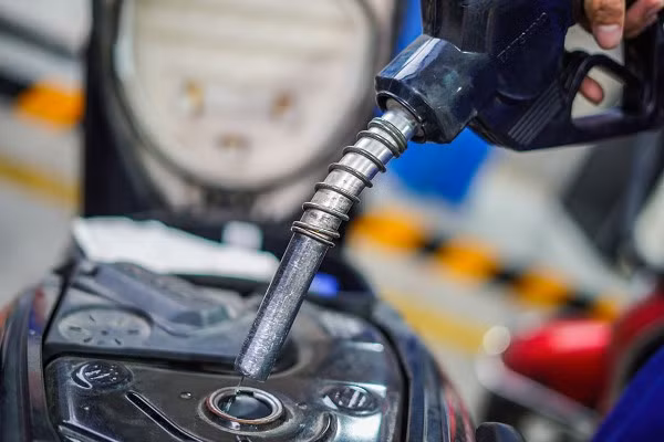 Thu hồi giấy phép đủ điều kiện làm thương nhân phân phối xăng dầu của 6 doanh nghiệp