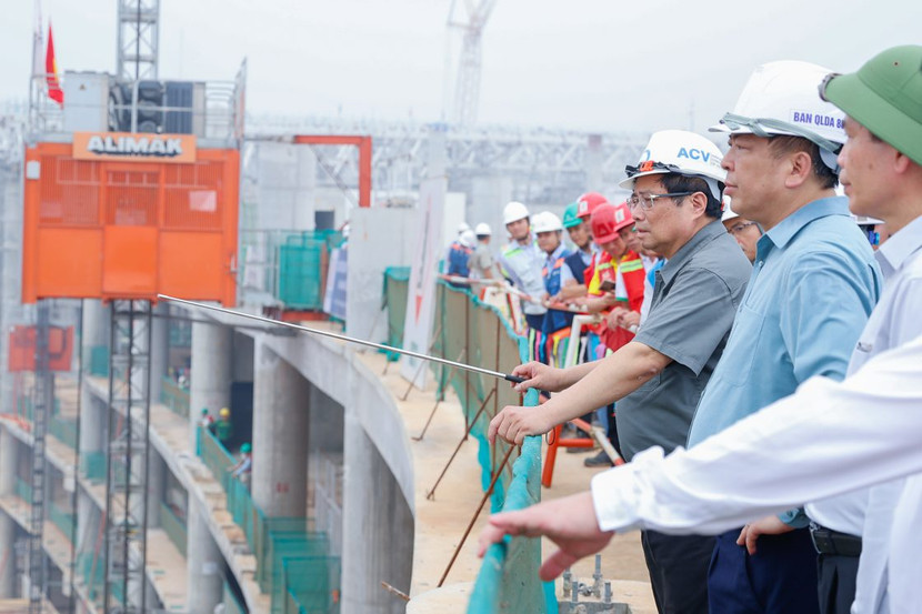 Thủ tướng Phạm Minh Chính thị sát khu vực sân bay long Thành và các công trình phụ cận ngày 3-12 Thủ tướng Phạm Minh Chính thị sát khu vực sân bay long Thành và các công trình phụ cận ngày 3-12