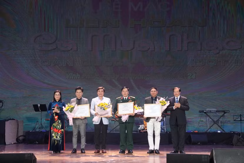 Vở nhạc kịch “Giấc mơ Chí Phèo” và vở diễn opera ballet “Carmen” được trao giải xuất sắc