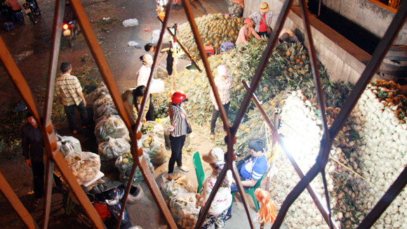 Nơi World Cup nhường chỗ cho miếng cơm, manh áo ảnh 6 Nơi World Cup nhường chỗ cho miếng cơm, manh áo ảnh 6