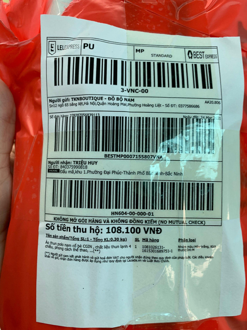 Hàng đã được đóng gói, chuẩn bị giao cho khách Hàng đã được đóng gói, chuẩn bị giao cho khách