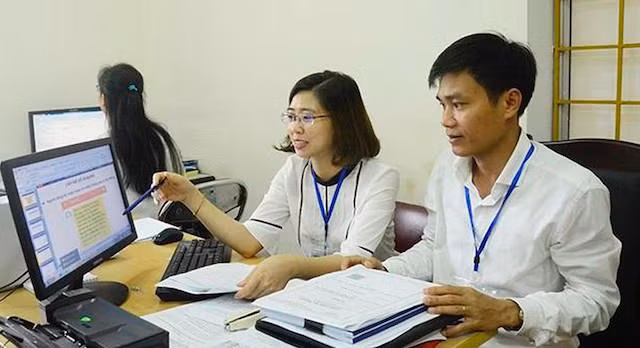 Hà Nội thúc đẩy chuyển đổi số mạnh mẽ để phục vụ người dân, doanh nghiệp Hà Nội thúc đẩy chuyển đổi số mạnh mẽ để phục vụ người dân, doanh nghiệp