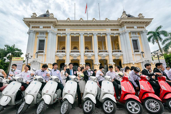 100 cô dâu chú rể náo nức tranh tài...marathon ảnh 5