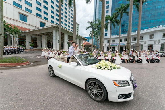 100 cô dâu chú rể náo nức tranh tài...marathon ảnh 3