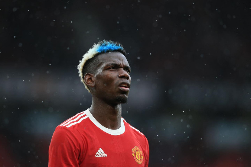 5. Paul Pogba. Ngược lại với Pique, Pogba là tài năng trẻ thuộc lò đào tạo của M.U, nhưng không tìm được chỗ đứng ở đội hình 1. Năm 19 tuổi (2012), anh sang Juventus theo dạng tự do và dần trở thành một trong những tiền vệ hay nhất thế giới. Mùa hè 2016, M.U bỏ ra số tiền kỷ lục 89 triệu bảng để đưa anh quay lại Old Trafford.