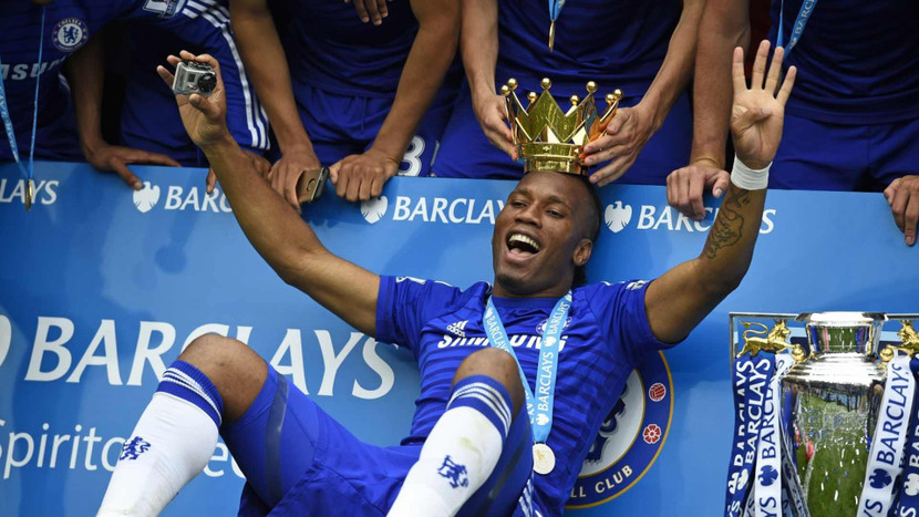 1. Didier Drogba. Huyền thoại của Chelsea từng có những năm tháng đỉnh cao trong màu áo xanh giai đoạn 2004-2012. Sau đó, tiền đạo người Bờ Biển Ngà sang Trung Quốc, Thổ Nhĩ Kỳ trước khi trở lại Stamford Bridge ở mùa giải 2014/2015 theo tiếng gọi của HLV Jose Mourinho. Drogba cùng The Blues vô địch Ngoại hạng Anh một lần nữa trước khi sang Montreal Impact của Canada.