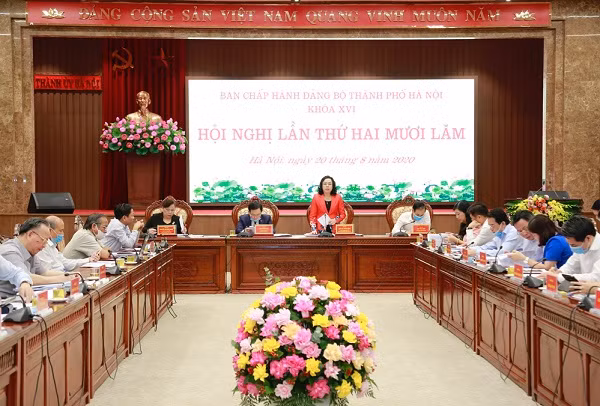 Phó Bí thư Thường trực Thành ủy Ngô Thị Thanh Hằng phát biểu tại hội nghị