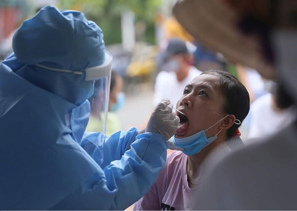 Một trong những bài học chống dịch hiệu quả là công suất xét nghiệm được nâng lên rất nhanh