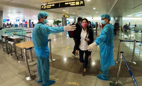 Đang làm rõ việc một số công dân Việt Nam được phát hiện dương tính với SARS-CoV-2 khi xuất cảnh