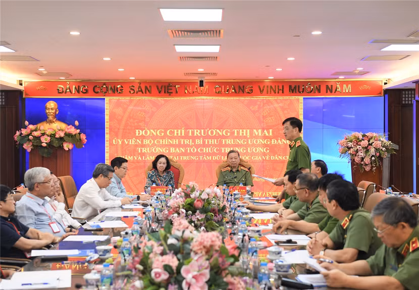 Đại tướng Tô Lâm - Ủy viên Bộ Chính trị, Bí thư Đảng ủy Công an Trung ương, Bộ trưởng Bộ Công an tiếp Ủy viên Bộ Chính trị, Bí thư Trung ương Đảng, Trưởng ban Tổ chức Trung ương Trương Thị Mai và đoàn công tác của Ban Tổ chức Trung ương Đại tướng Tô Lâm - Ủy viên Bộ Chính trị, Bí thư Đảng ủy Công an Trung ương, Bộ trưởng Bộ Công an tiếp Ủy viên Bộ Chính trị, Bí thư Trung ương Đảng, Trưởng ban Tổ chức Trung ương Trương Thị Mai và đoàn công tác của Ban Tổ chức Trung ương