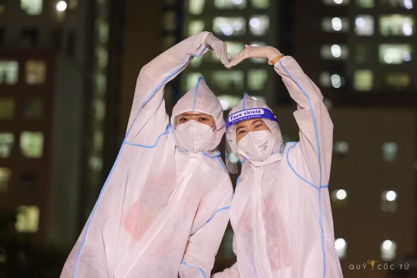 Dù vất vả nhưng các nghệ sĩ luôn khích lệ, động viên nhau cùng vượt qua đại dịch