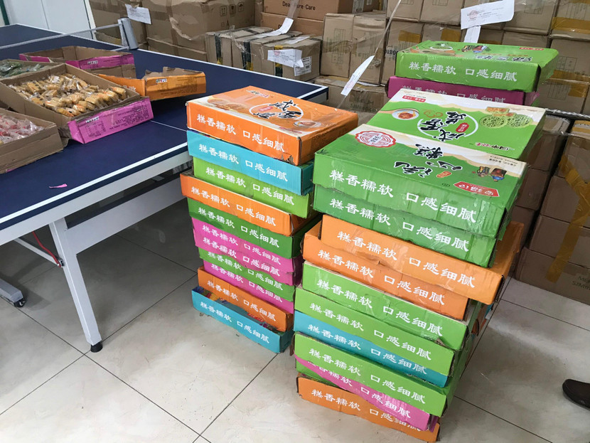 Lực lượng chức năng thu giữ 50 hộp bánh Trung thu không rõ nguồn gốc