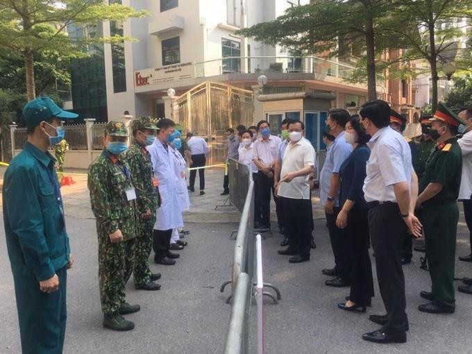 Bí thư Thành ủy Hà Nội Đinh Tiến Dũng kiểm tra công tác phòng chống dịch Covid-19 Bí thư Thành ủy Hà Nội Đinh Tiến Dũng kiểm tra công tác phòng chống dịch Covid-19