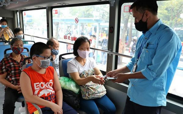 Hà Nội sẽ lấy mẫu xét nghiệm toàn bộ tài xế và nhân viên soát vé xe buýt (Ảnh minh họa)