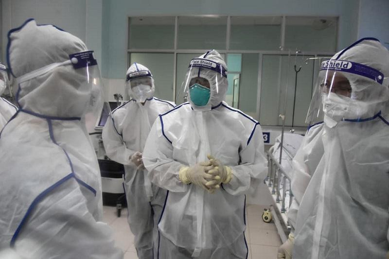 Kiểm tra buồng bệnh điều trị bệnh nhân Covid-19 tại TP HCM