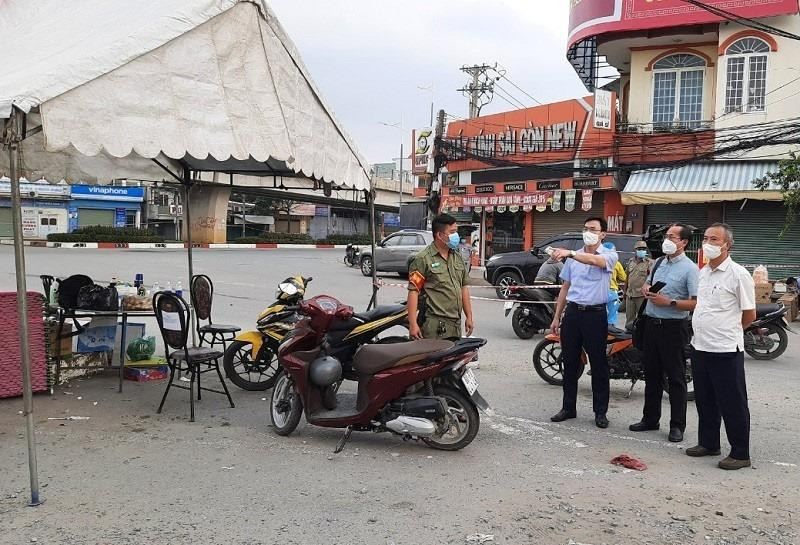 Lực lượng chức năng kiểm tra điểm phong tỏa tại TP Biên Hòa tỉnh Đồng Nai
