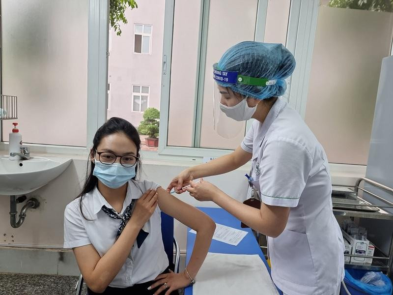 Tiêm vaccine Covid-19 là giải pháp quyết định để đẩy lùi Covid-19