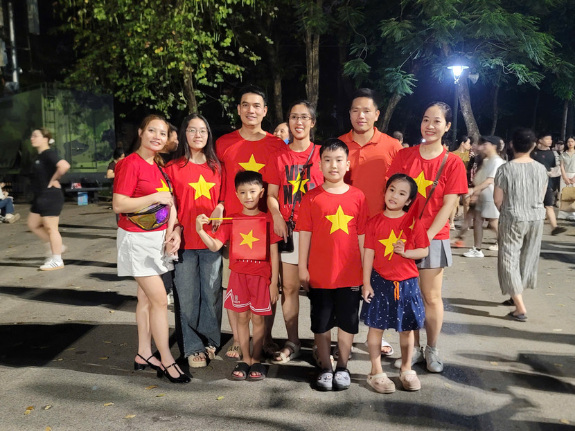 Gia đình anh Hải vượt đường xa tới tham dự sự kiện mang theo niềm tự hào và biết ơn