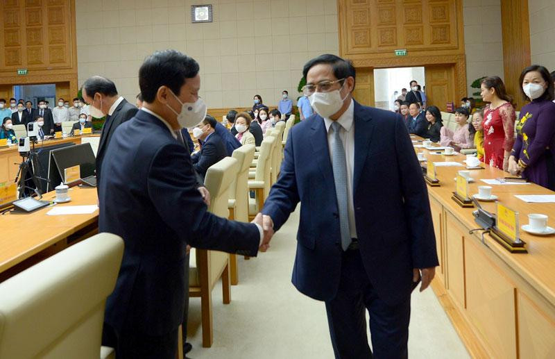 Thủ tướng chúc mừng doanh nghiệp nhân ngày Doanh nhân Việt Nam 13-10 Thủ tướng chúc mừng doanh nghiệp nhân ngày Doanh nhân Việt Nam 13-10