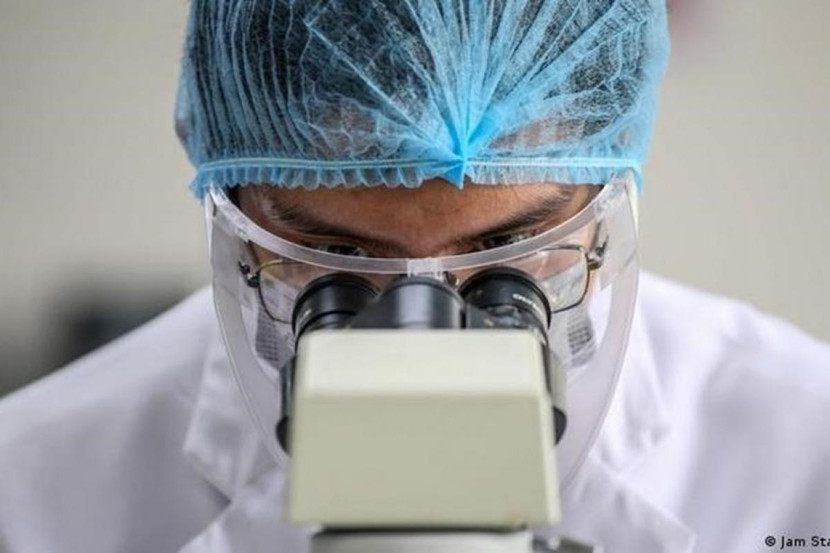 Dịch Covid-19 đang diễn biến phức tạp với sự xuất hiện của nhiều biến thể phụ mới của chủng Omicron Dịch Covid-19 đang diễn biến phức tạp với sự xuất hiện của nhiều biến thể phụ mới của chủng Omicron