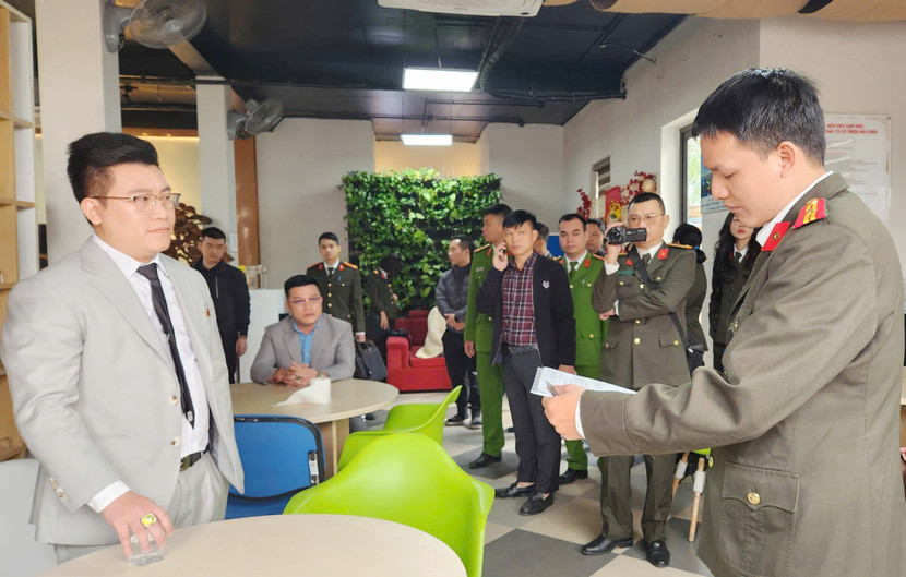 Thi hành lệnh khám xét Công ty Triệu nụ cười