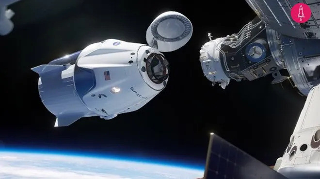 Tàu vũ trụ Dragon của SpaceX ghép nối với Trạm vũ trụ quốc tế (ISS)