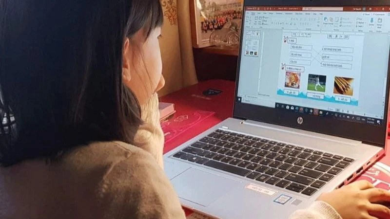 Phụ huynh cần quan tâm, bảo vệ trẻ em trên không gian mạng Phụ huynh cần quan tâm, bảo vệ trẻ em trên không gian mạng