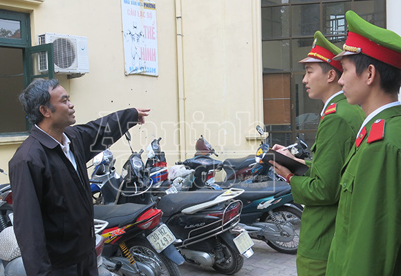 “Nữ quái” vào tận UBND phường để trộm cắp ảnh 3