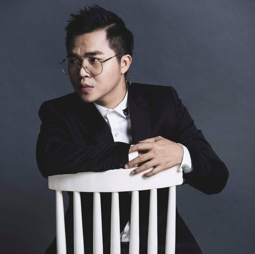 Nam ca sĩ luôn tự hào vì được làm những việc có ý nghĩa vì cộng đồng Nam ca sĩ luôn tự hào vì được làm những việc có ý nghĩa vì cộng đồng