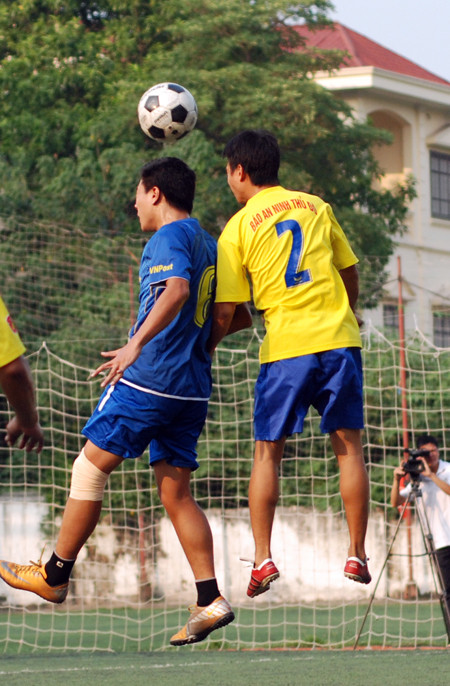 Đội Báo ANTĐ đăng quang đầy thuyết phục ảnh 4