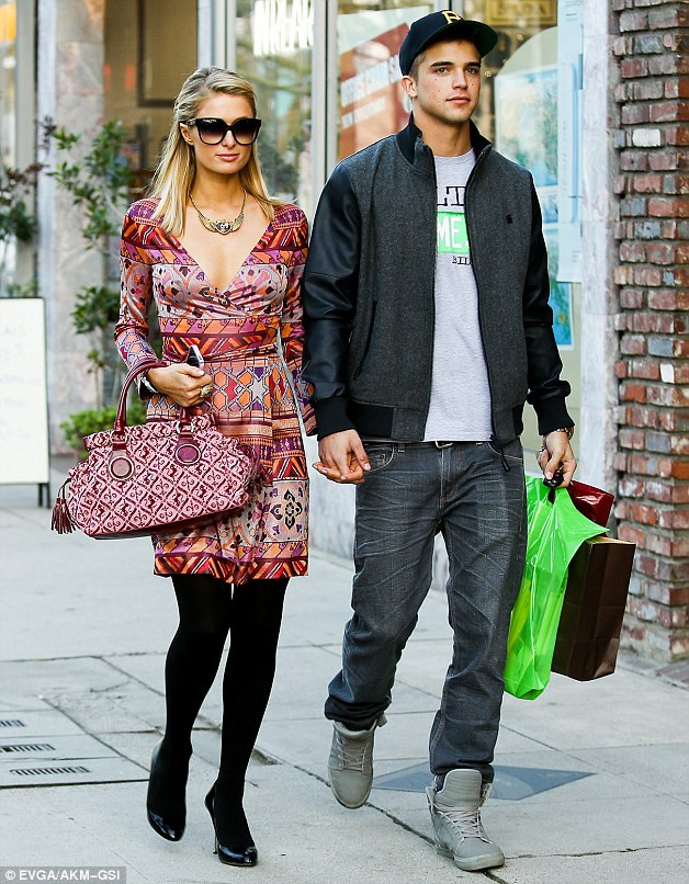 Paris Hilton rạng rỡ chờ đón lễ Tình nhân ảnh 4 Paris Hilton rạng rỡ chờ đón lễ Tình nhân ảnh 4