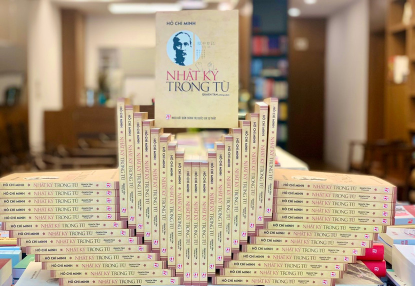 Cuốn "Nhật ký trong tù", bản dịch của Quách Tấn vừa được nhà xuất bản Chính trị quốc gia Sự thật phát hành