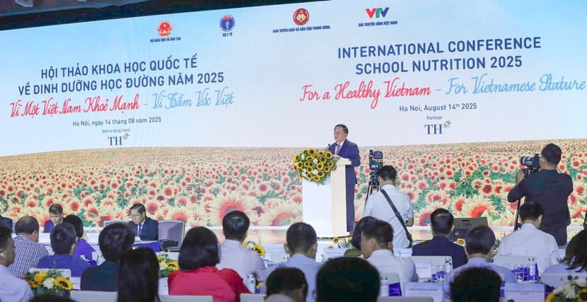 Trưởng Ban Tuyên giáo và Dân vận Trung ương Nguyễn Trọng Nghĩa chủ trì và phát biểu chỉ đạo tại Hội thảo