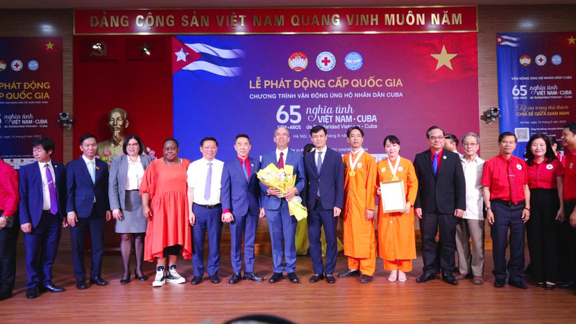 Các đại biểu và các nhà tài trợ tham gia sự kiện "65 năm nghĩa tình Việt Nam - Cuba" Các đại biểu và các nhà tài trợ tham gia sự kiện "65 năm nghĩa tình Việt Nam - Cuba"