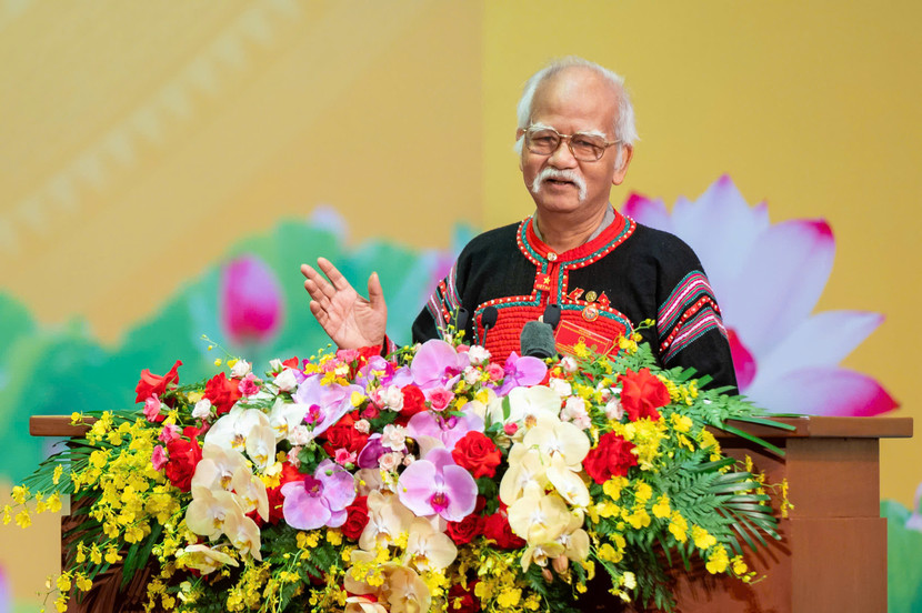 Ông Ksor Phước, nguyên Chủ tịch Hội đồng Dân tộc phát biểu (Ảnh: ĐBND)