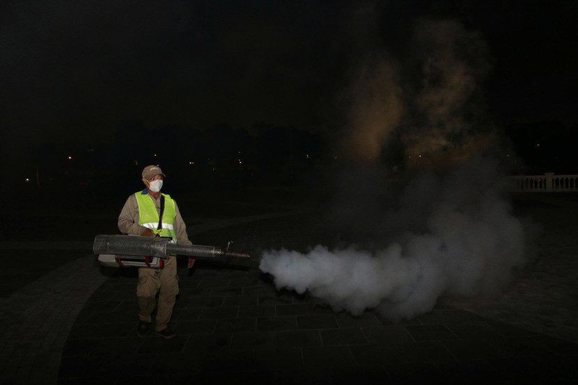 CDC Hà Nội tiến hành phun hóa chất trong đêm tại phường Việt Hưng