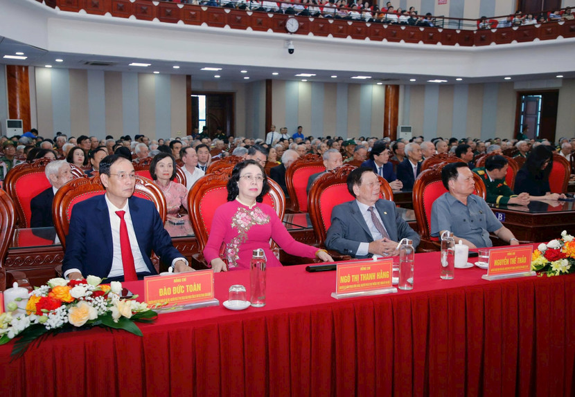 Các đồng chí nguyên lãnh đạo TP Hà Nội tham dự buổi gặp mặt Các đồng chí nguyên lãnh đạo TP Hà Nội tham dự buổi gặp mặt