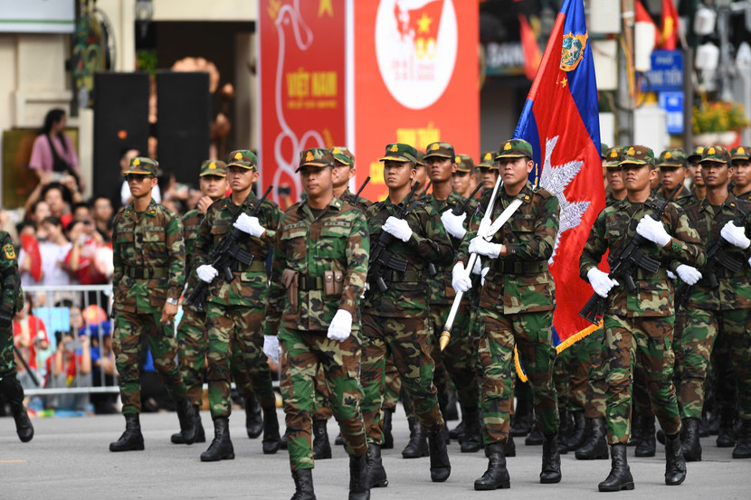 Các khối diễu binh, diễu hành của quân đội nước ngoài đi qua Quảng trường Cách mạng tháng Tám Các khối diễu binh, diễu hành của quân đội nước ngoài đi qua Quảng trường Cách mạng tháng Tám