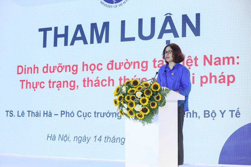 TS.BS. Lê Thái Hà phát biểu tham luận
