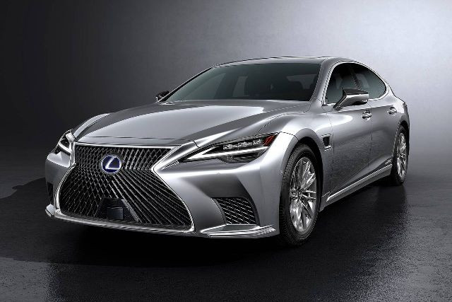 Người dùng cần kiểm tra xem xe Lexus đang sử dụng có bị lỗi kỹ thuật không