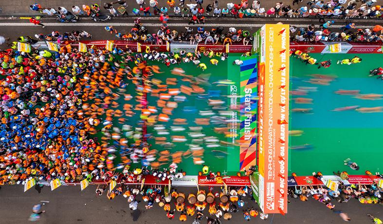 "Tiến lên phía trước"- Phạm Trần Bình đoạt huy chương Đồng