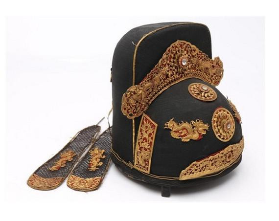 Đây là chiếc mũ quan văn triều Nguyễn, hàm Chánh nhất phẩm trở lên