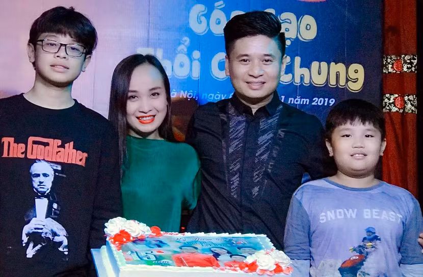 Gia đình hạnh phúc của NSƯT Tấn Minh- NSƯT Thu Huyền
